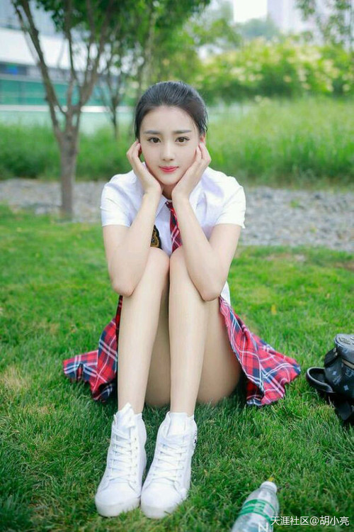 赛道轰鸣与球场热浪，F1新赛季揭幕战之夜，武切维奇状态火热点燃双重激情