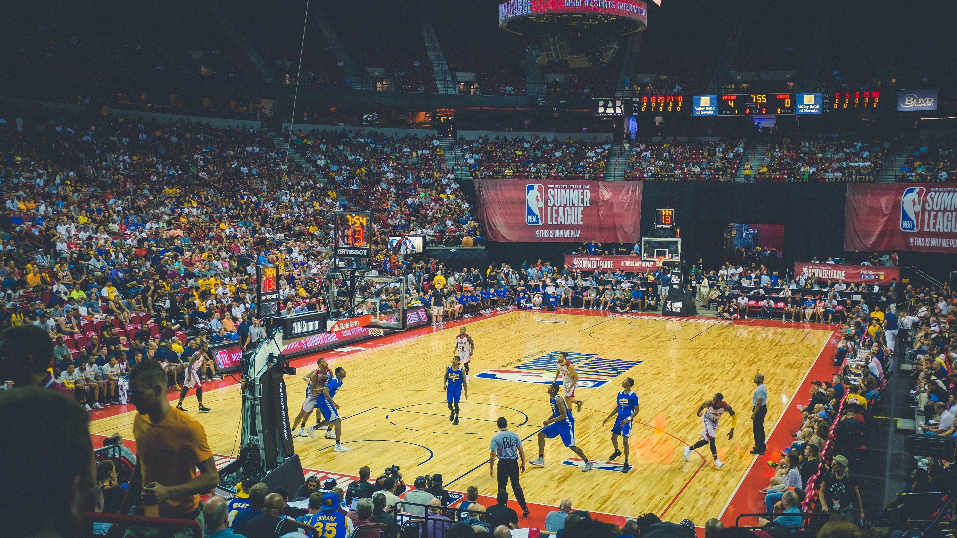 戈贝尔爆发，开拓者全面压制掘金，一场防守与团队的胜利